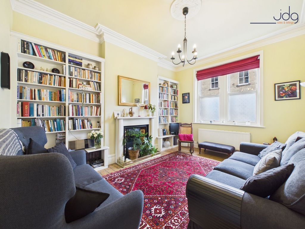 Property photo 2 of 17 Sitting Room