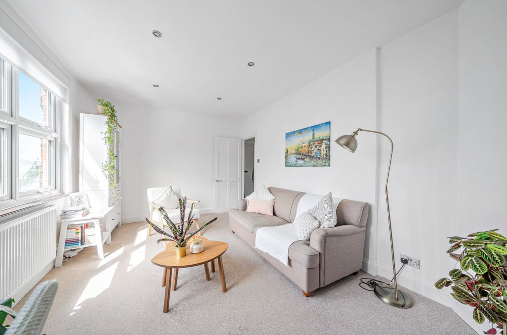 Property photo 2 of 12 1331399-16-6889F0...