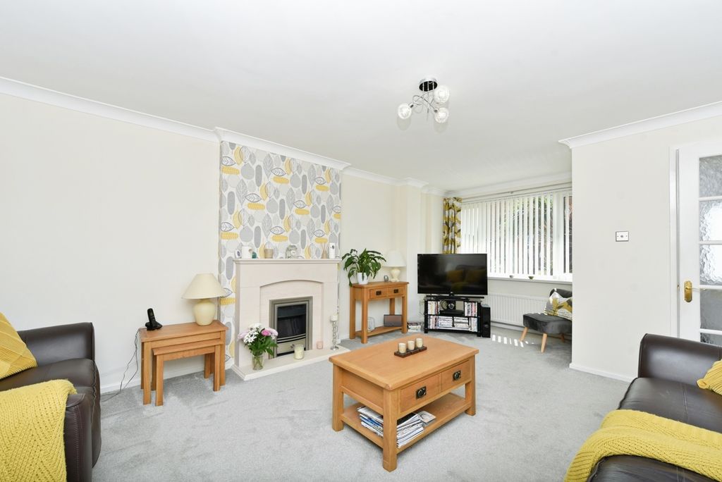 Property photo 2 of 17 Photo