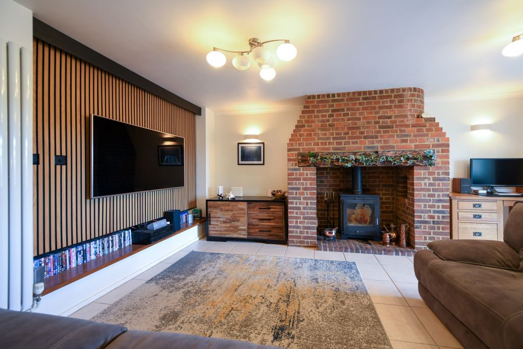 Property photo 3 of 35