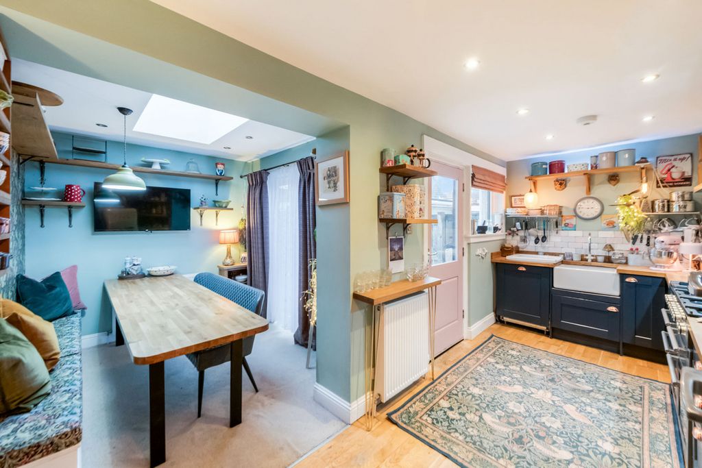 Property photo 3 of 23