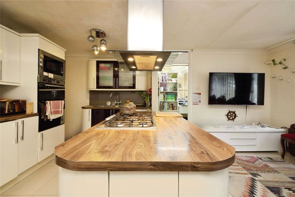 Property photo 2 of 14 Picture No. 26