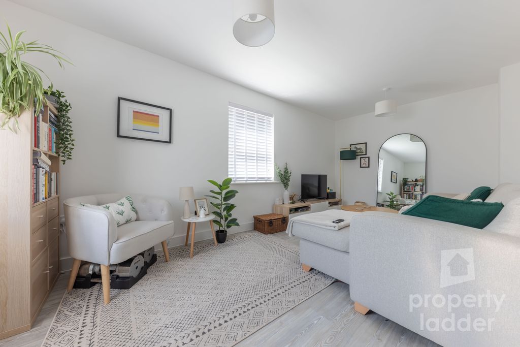 Property photo 3 of 23 Pl