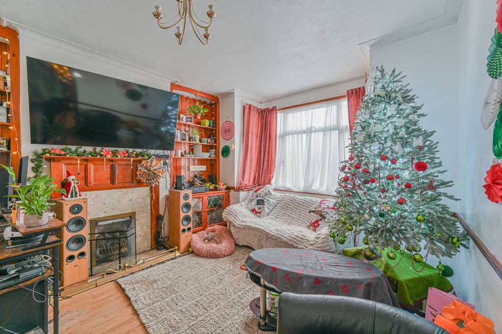 Property photo 2 of 9