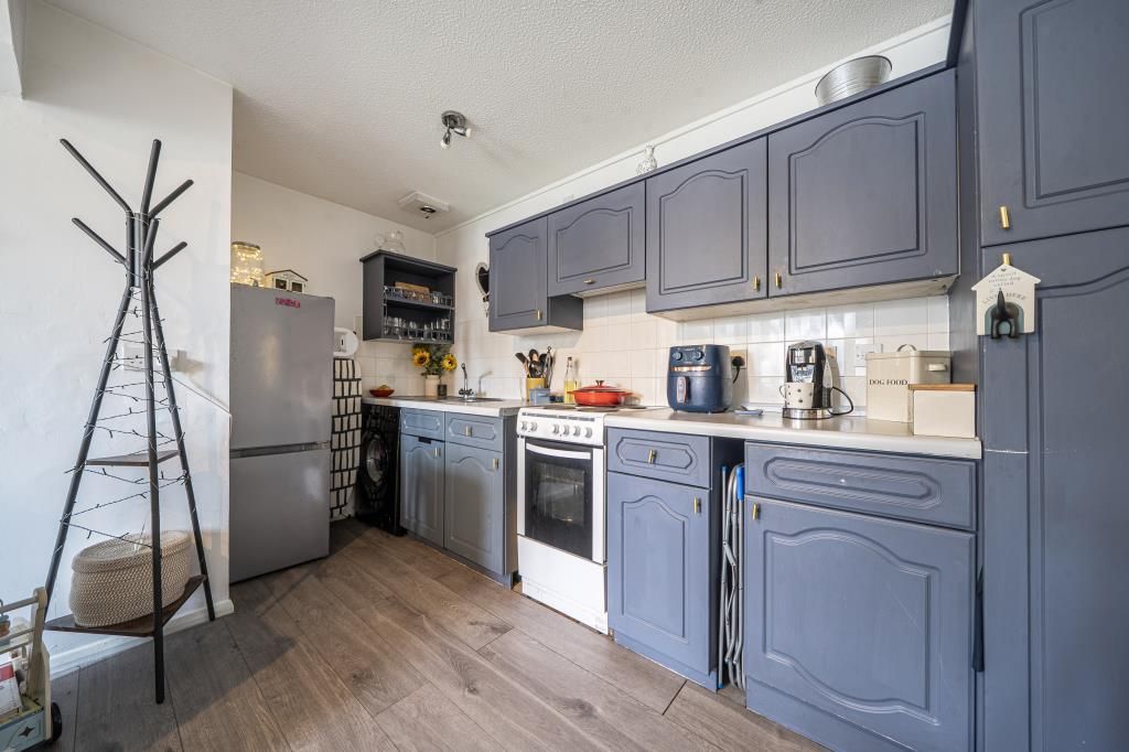 Property photo 2 of 12 Kitchen