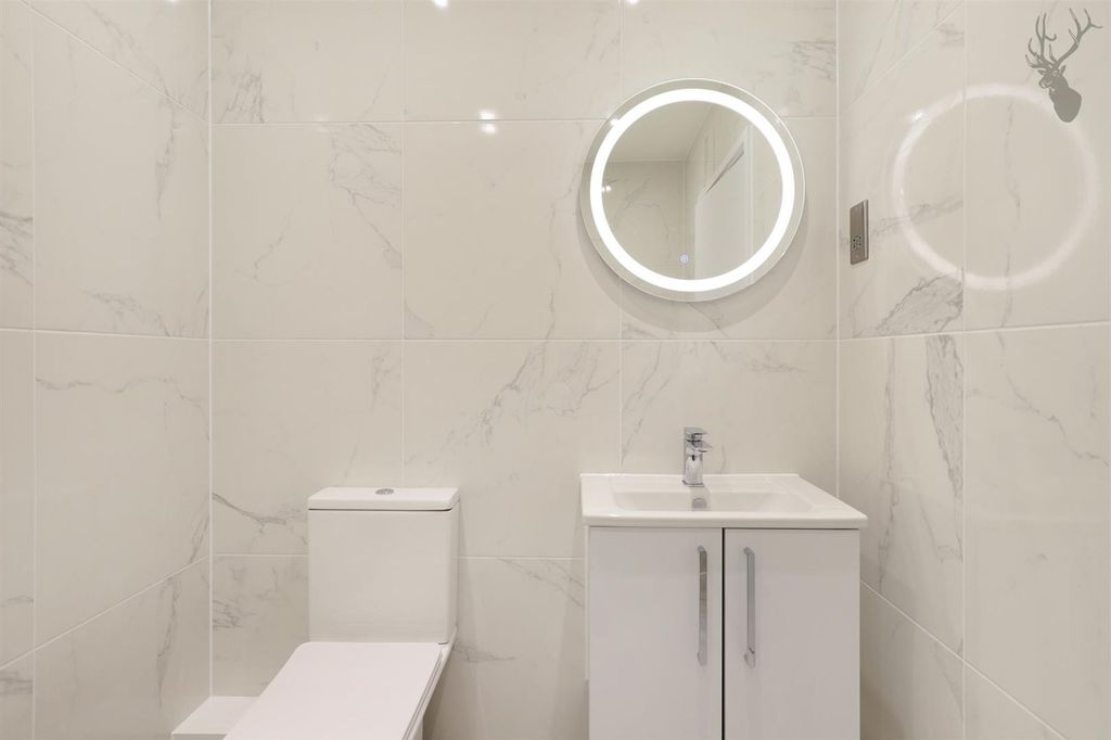 Additional image 8 of 1 bed flat for saleHalf Moon Lane, Epping CM16