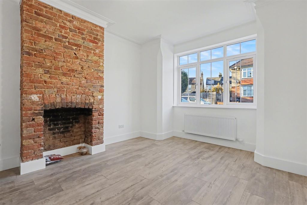 Property photo 3 of 24 Morley001-Morley005.Jpg