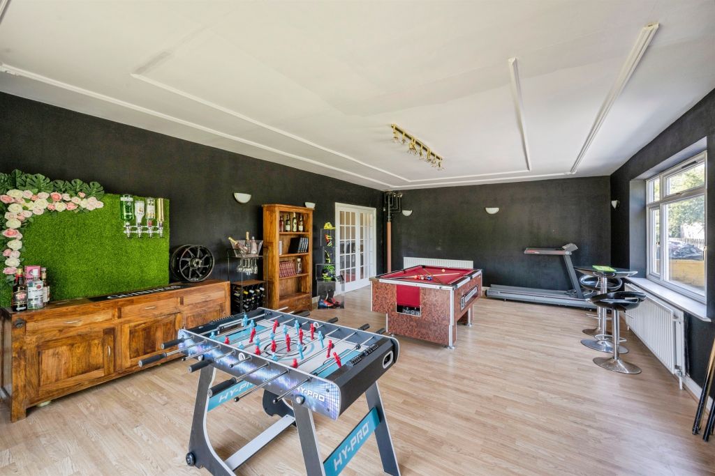 Additional image 8 of 6 bed detached house for saleBrigg Road, Messingham, Scunthorpe DN17
