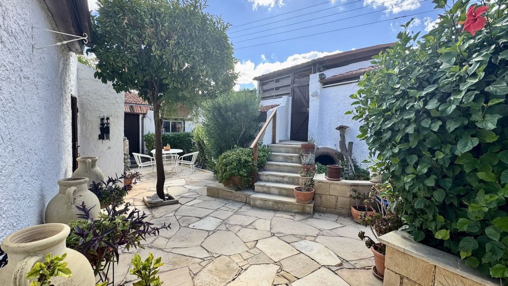 Property photo 2 of 34