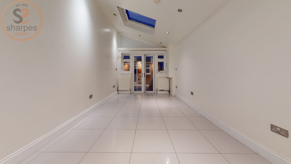 Property photo 3 of 4 2