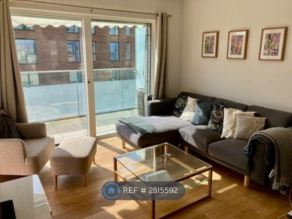 Property photo 3 of 14 Living Room