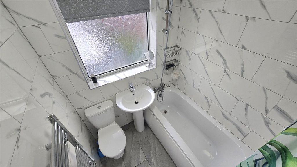 Property photo 3 of 10 Picture No. 04