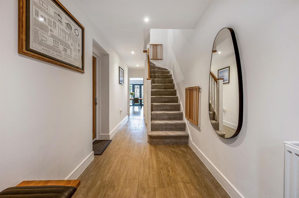 Property photo 3 of 21 Ph22_6488875.Jpg