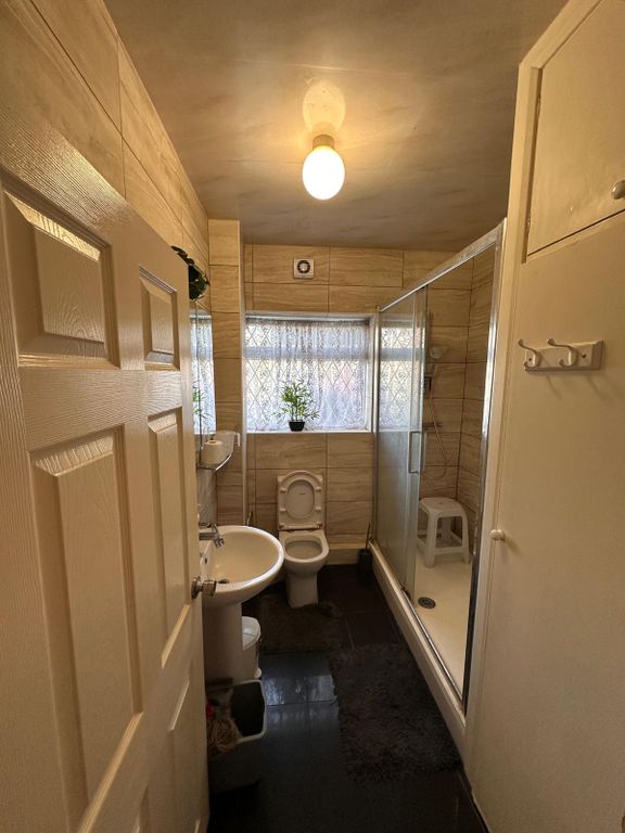 Property photo 1 of 4