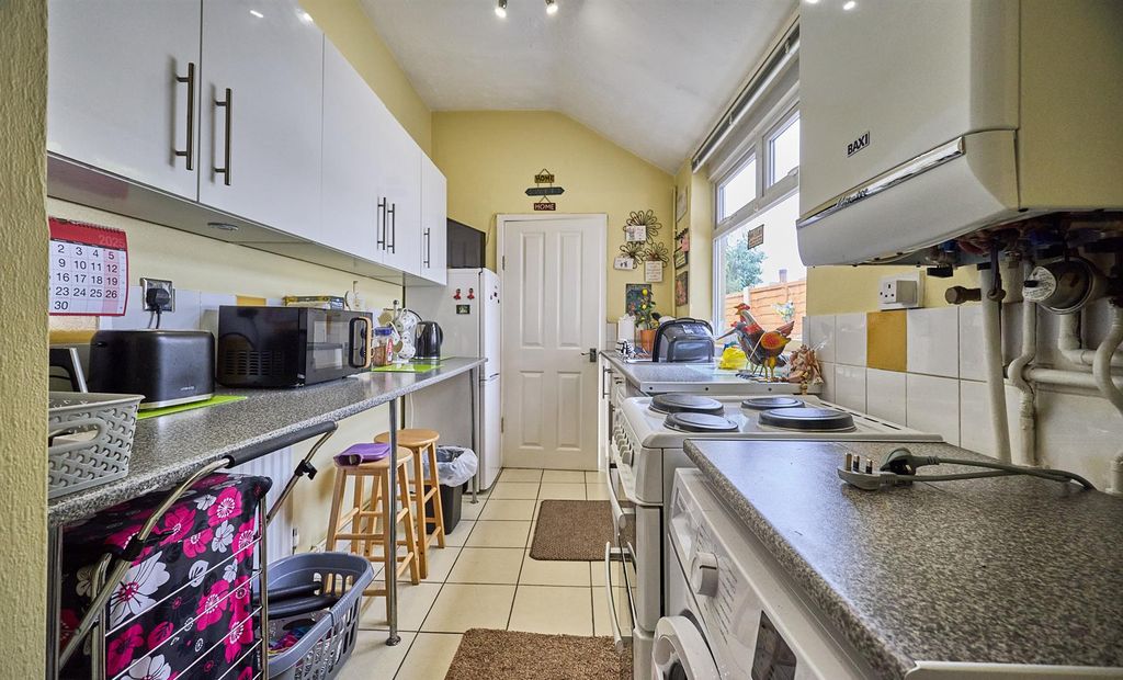 Property photo 3 of 13 Kitchen