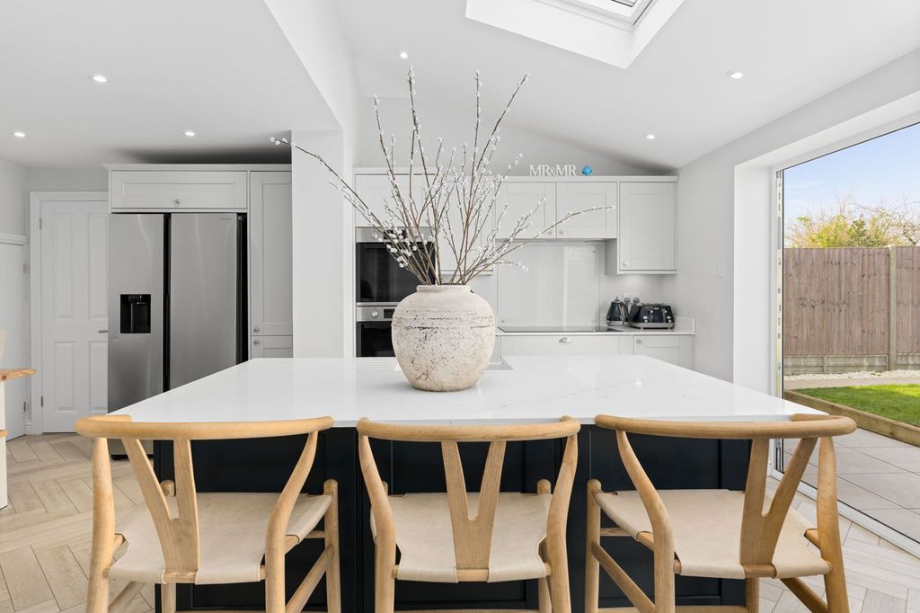 Property photo 3 of 26