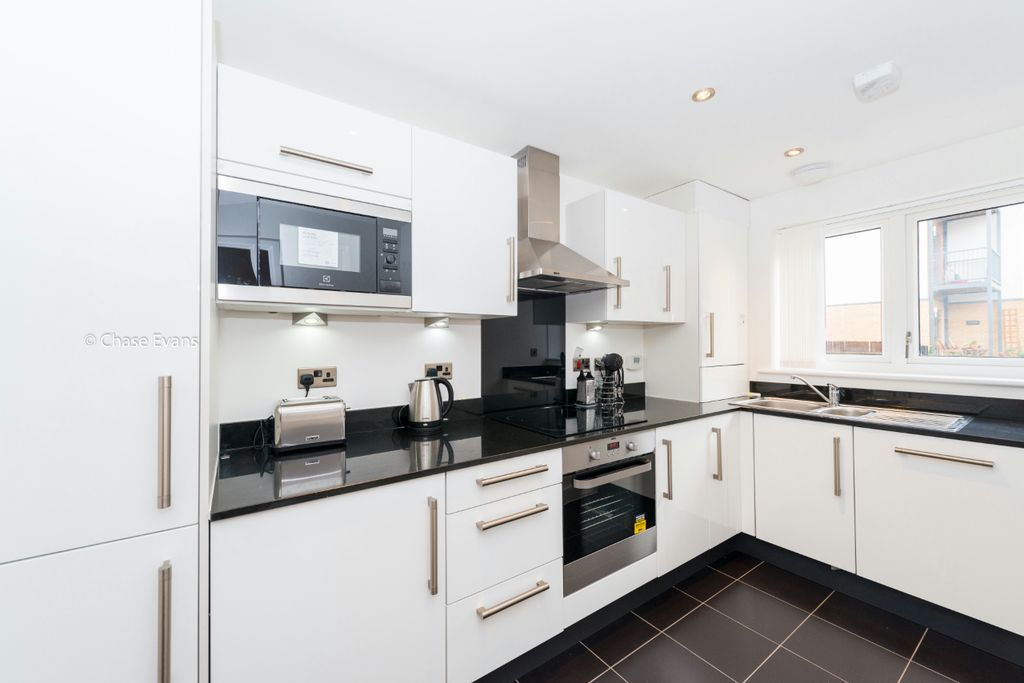 Property photo 2 of 9 Fairthorn Kitchen