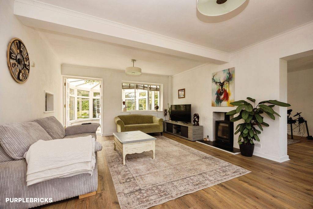 Property photo 2 of 33