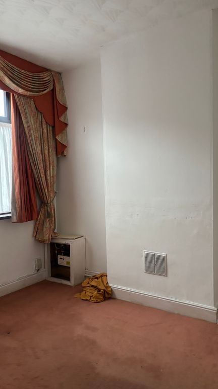 Property photo 2 of 11 Reception 1