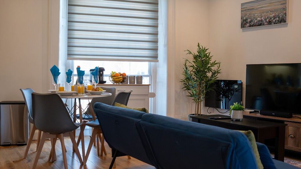 Property photo 1 of 19 Living Room