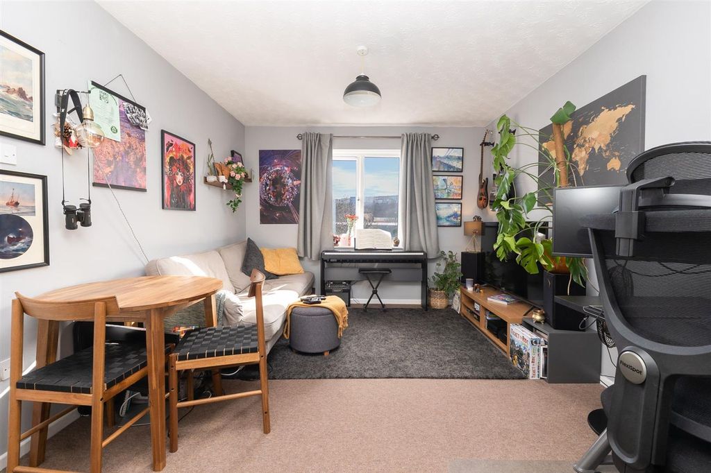 Property photo 3 of 11 24-Garamond-Court-Bs1-6Fh-11.Jpg