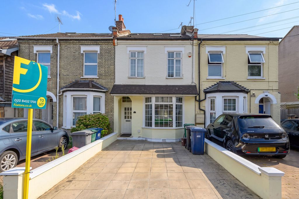 Property photo 2 of 13