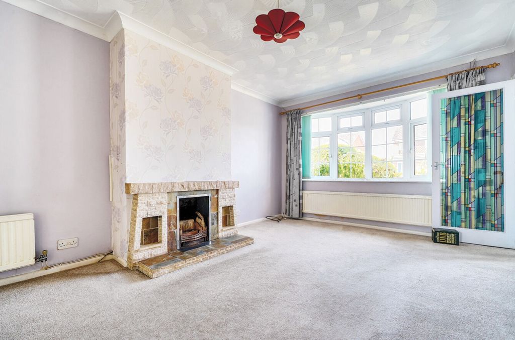 Property photo 2 of 12