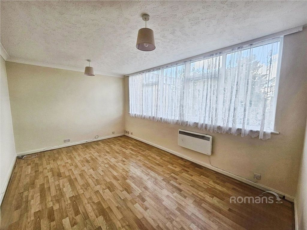 Property photo 3 of 8 Pbox-Img.Jpg