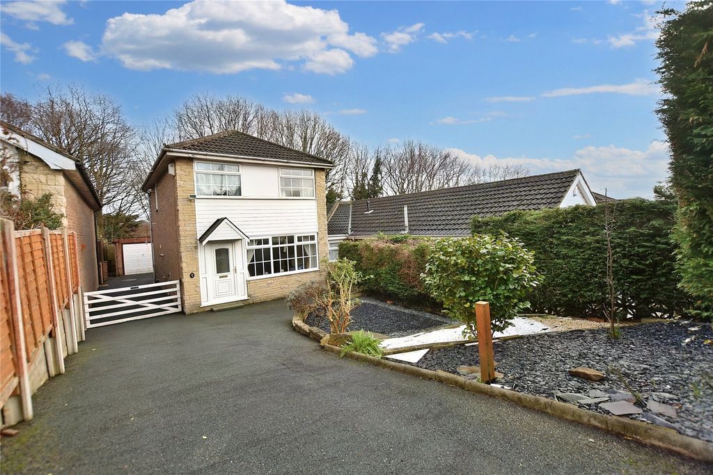 Property photo 1 of 18 Front
