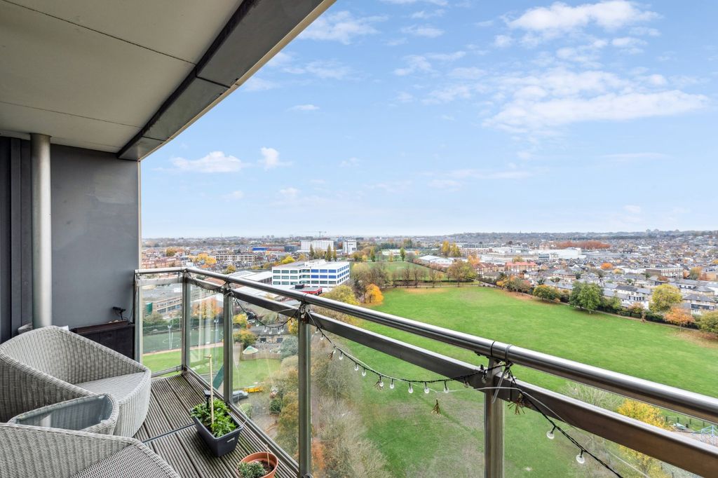 Property photo 2 of 16