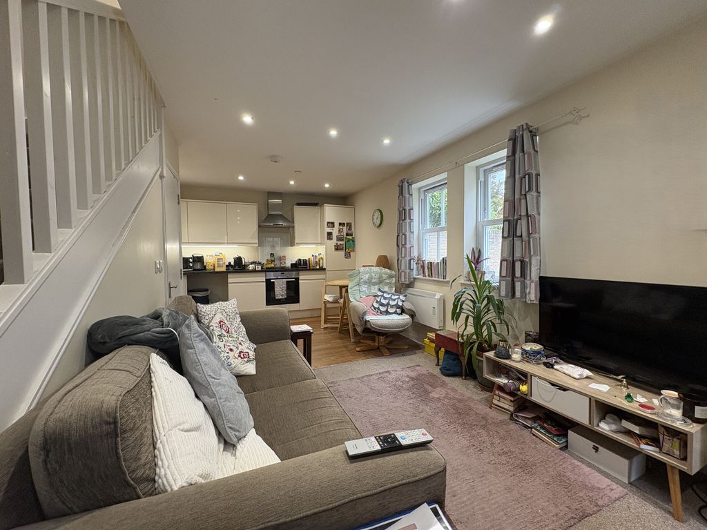 Property photo 3 of 7 Living Room