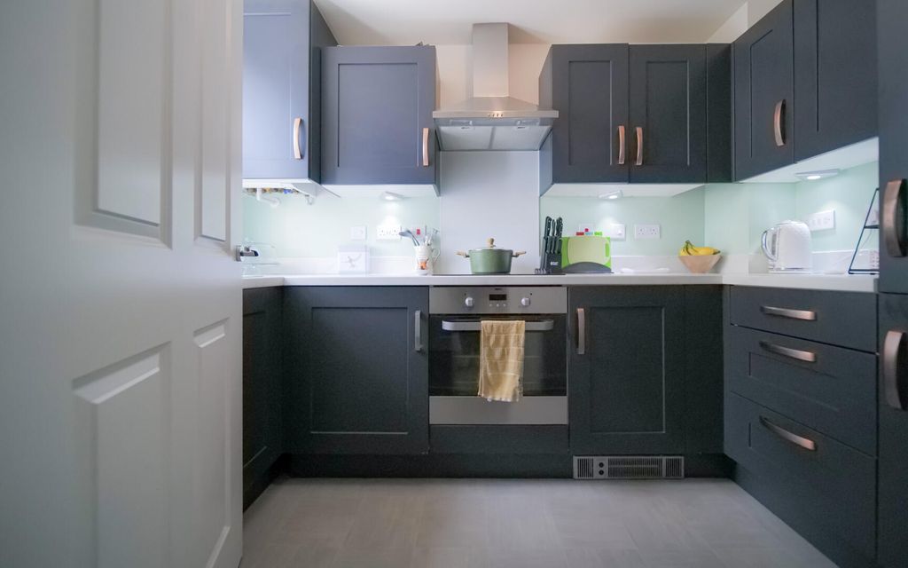 Property photo 2 of 14 Kitchen