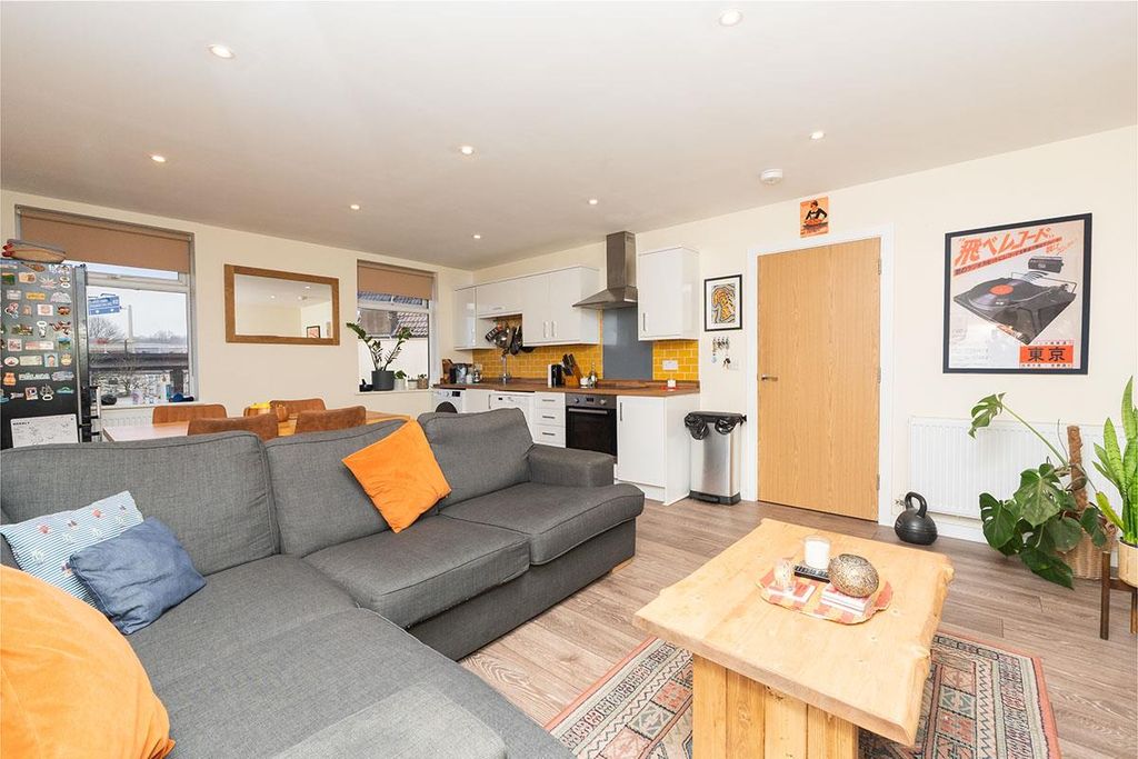 Property photo 2 of 22
