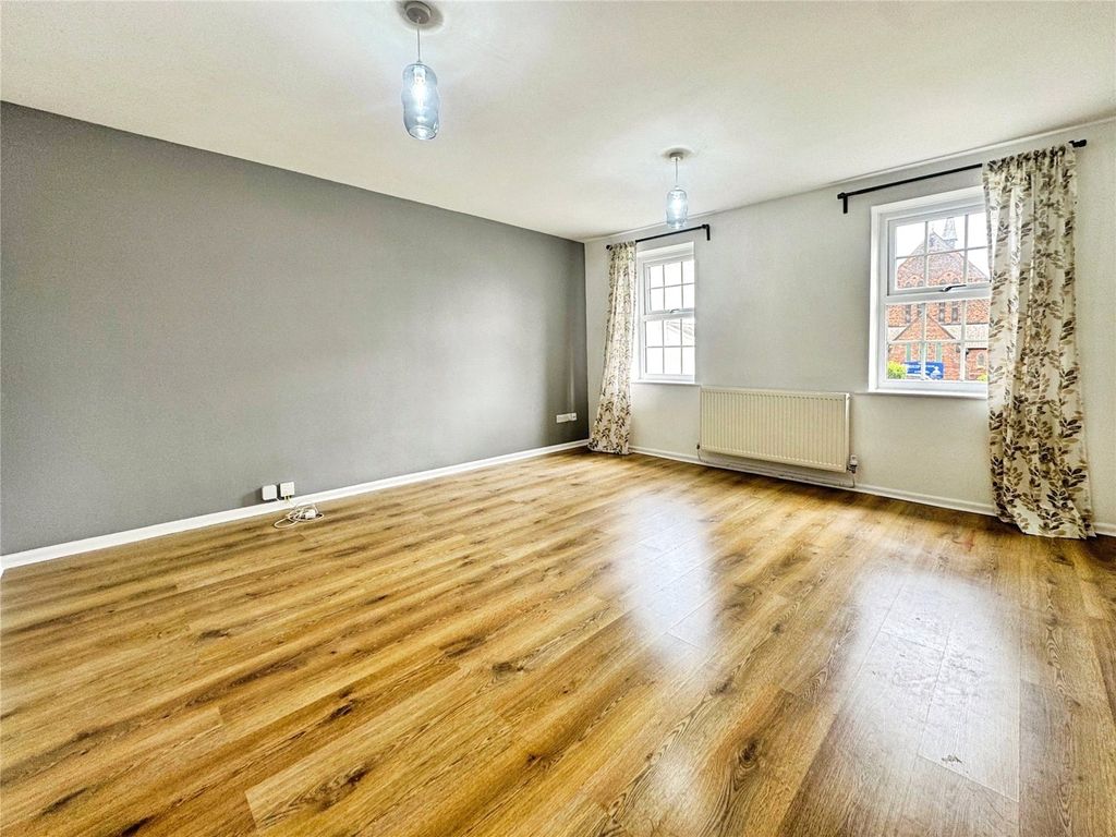 Property photo 2 of 10 Picture No. 03