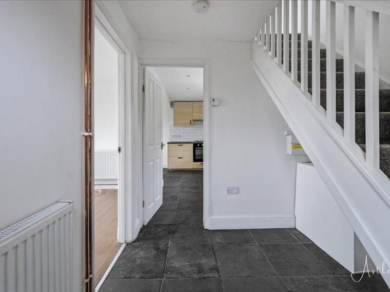 Property photo 2 of 16 Hallway