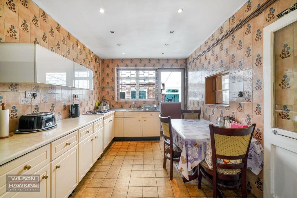 Property photo 2 of 17 18 Northwick Park Road - Uuub6Dskfslub8F62Gpu.Jpg