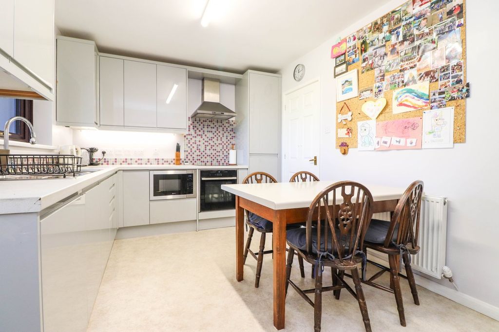 Property photo 3 of 34 Dining Kitchen