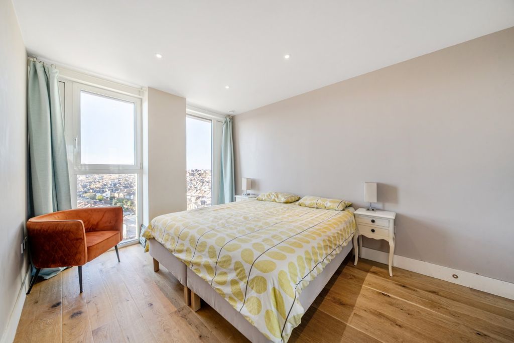 Property photo 3 of 20 Picture No. 05