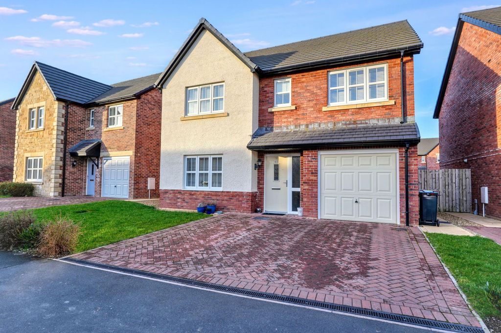 Property photo 1 of 25