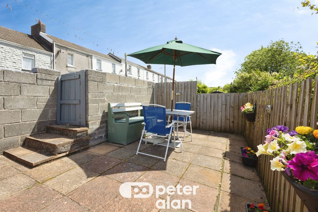 Property photo 3 of 19