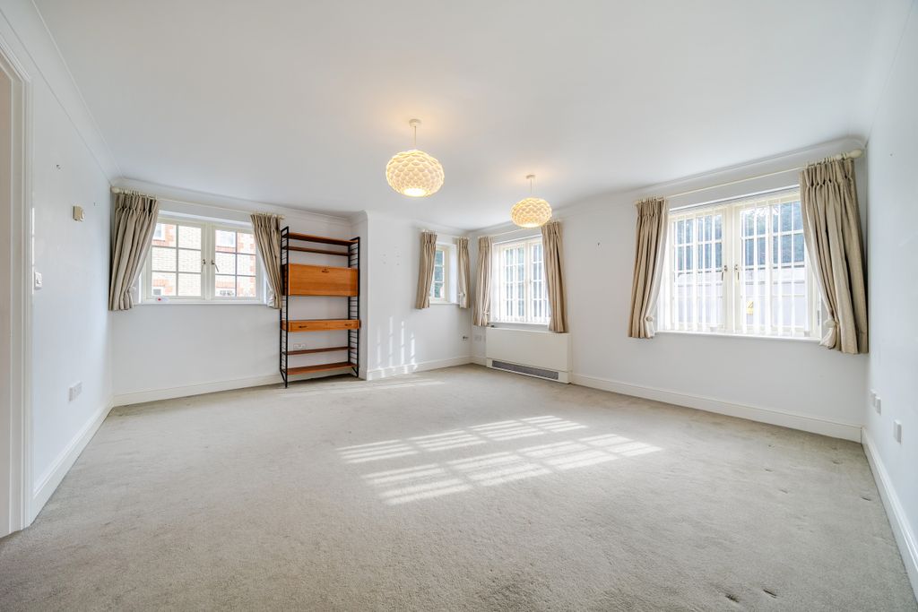 Property photo 2 of 24 Living Room