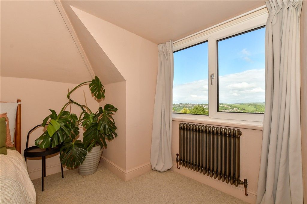 Property photo 3 of 17 Bedroom 1