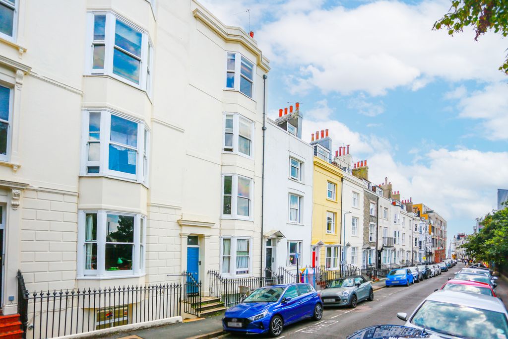 Property photo 1 of 13 296A3054