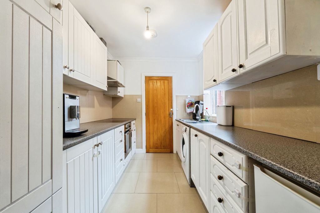 Property photo 2 of 43