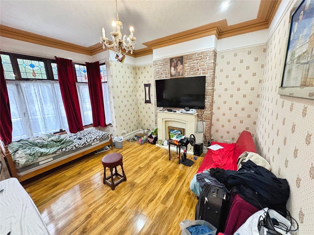 Property photo 3 of 13 Living Room