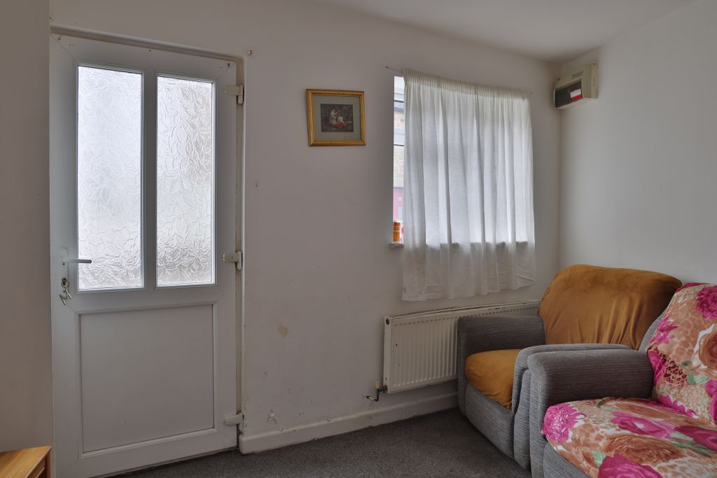 Property photo 3 of 21