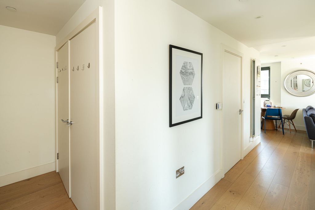 Property photo 1 of 2