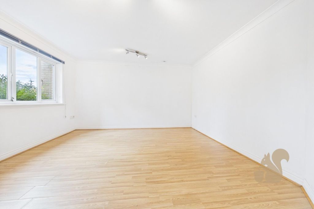 Property photo 3 of 10 Cam01254G0-Pr0497-Still004.Jpg
