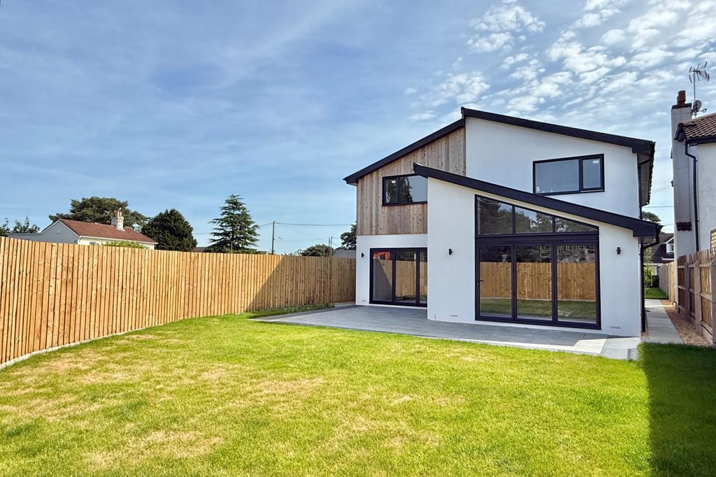 Property photo 2 of 10 Gallery