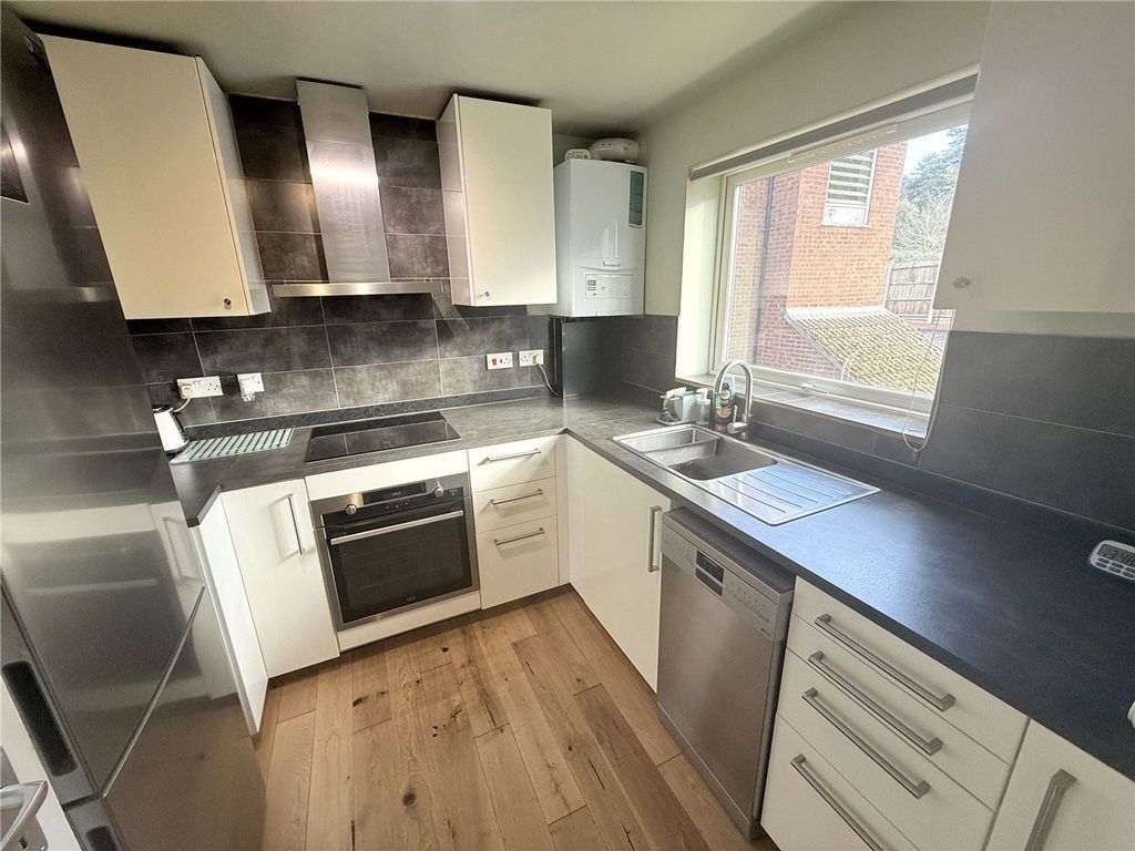 Property photo 3 of 6 Picture No. 06
